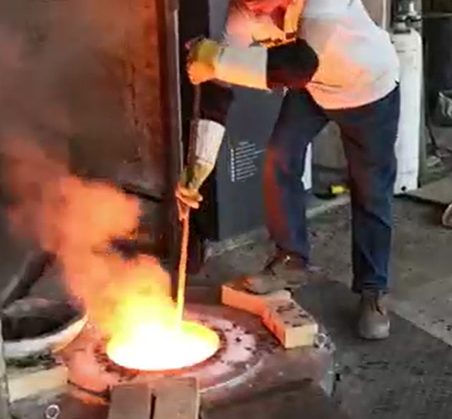 500 kg-os bronzolvasztó kemence