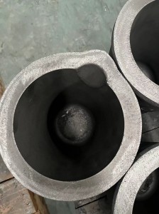 Silicon carbide crucible